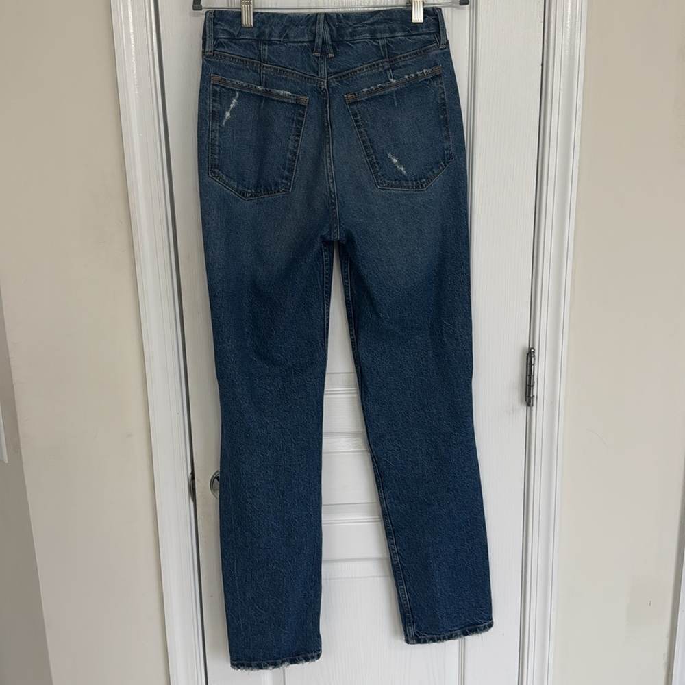 Good American Good Icon Twisted Slit Denim Jeans - Picture 11 of 11